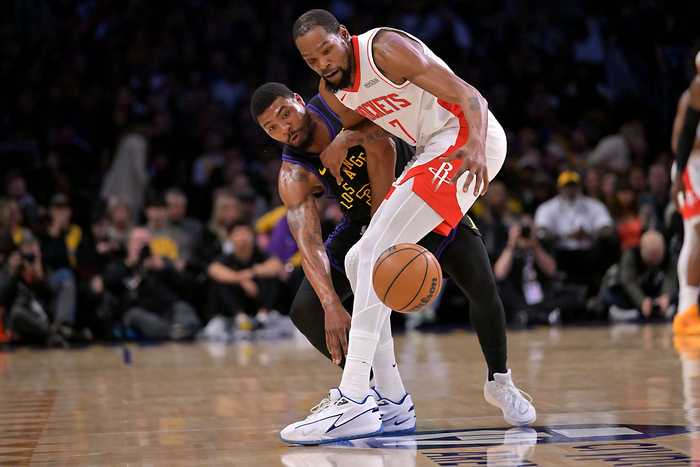 斯玛特：杜兰特是一个特别的天才 我们对他使用了不同的防守策略